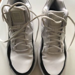 Nike men’s basketball shoes